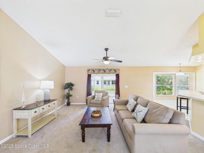 552 Biscayne Ln, House other with 3 bedrooms, 2 bathrooms and null parking in SEBASTIAN FL | Image 5