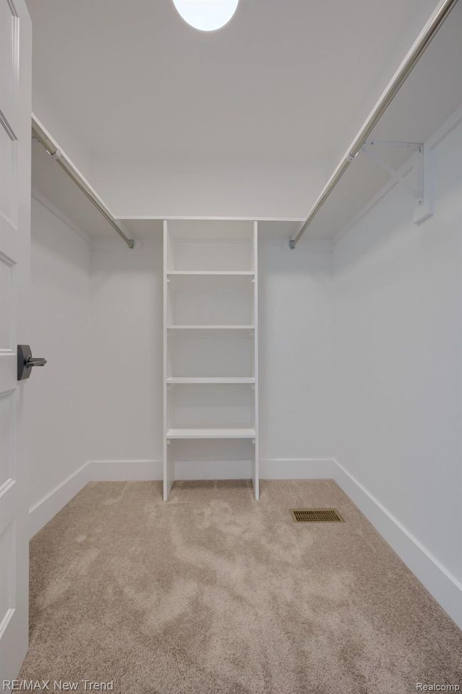 213 Mountain View Ln, House other with 4 bedrooms, 3 bathrooms and null parking in Milford MI | Image 19