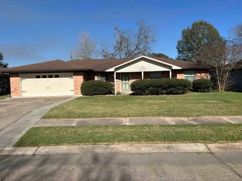 676 Meadowgreen Dr, Port Neches, TX, 77651-6018 | Card Image