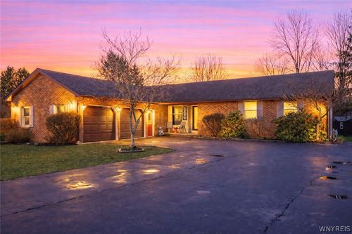 5566 Homestead Rd, Hamburg, NY, 14075-7218 | Card Image