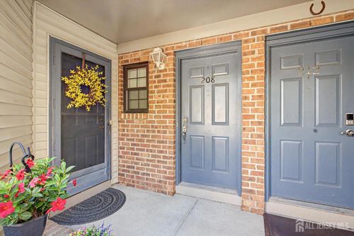 208 Sunshine Ct, Parlin, NJ, 08859-2402 | Card Image