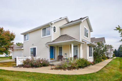 unit-204-4425 Mills Civic Pkwy, West Des Moines, IA, 50265-5450 | Card Image