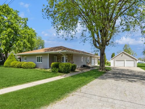 203 W Franklin St, New Sharon, IA, 50207-7716 | Card Image