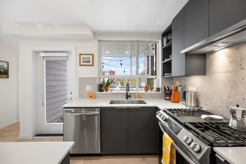 401-7920 206 St, Langley, BC, V2Y3X1 | Card Image