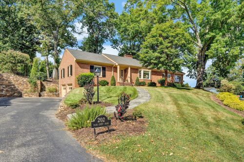 202 Parkcrest St Sw, Roanoke, VA, 24014-4212 | Card Image