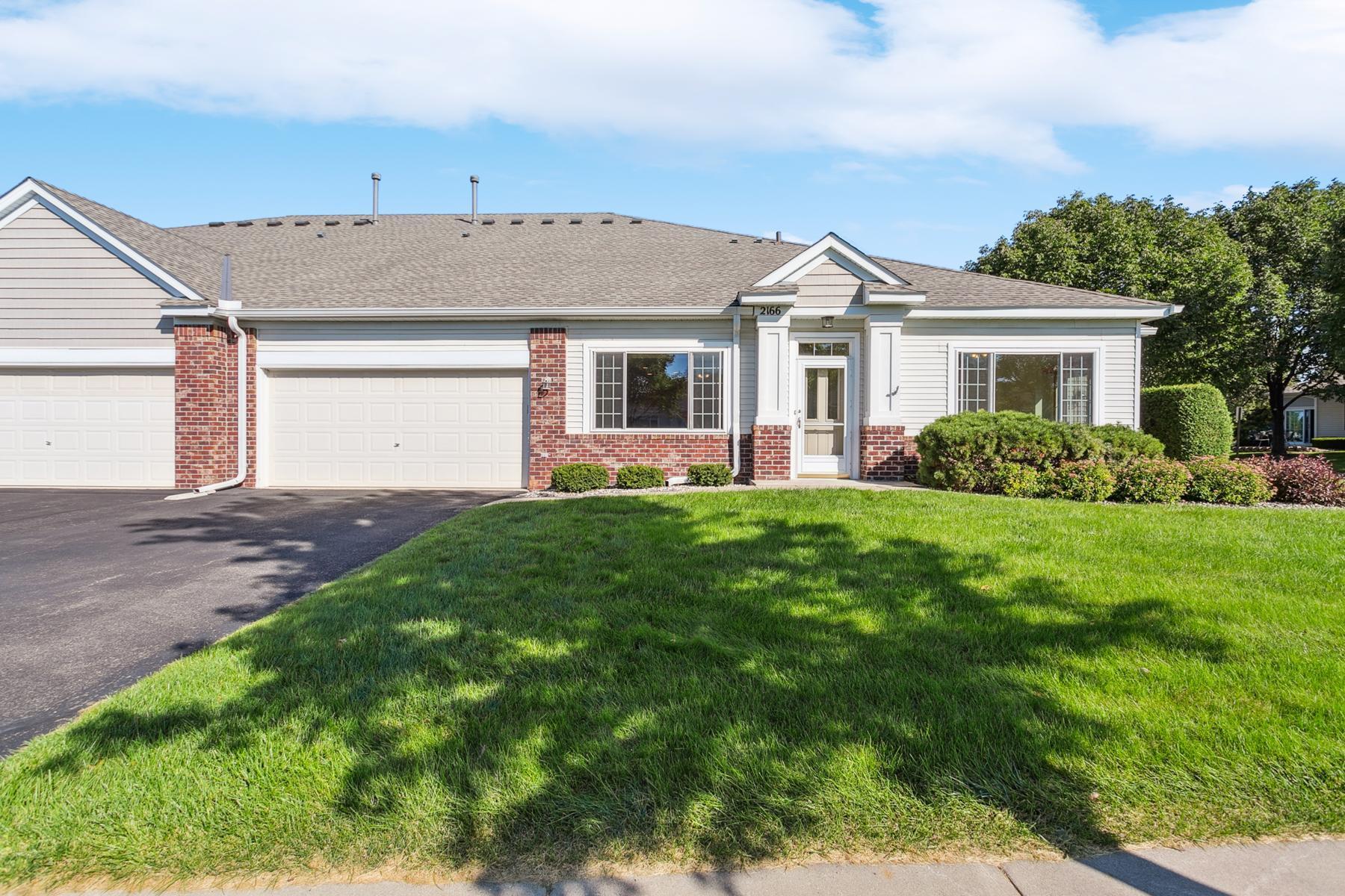 Schoolmaster Dr, Chaska, MN 55318