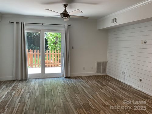 apt-d-951 Hollywood St, Charlotte, NC, 28211-1545 | Card Image