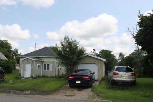 116 N Oak St, Waubay, SD, 57273-7736 | Card Image