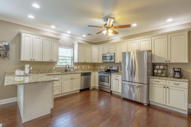 Great space for preparing meals | Image 15