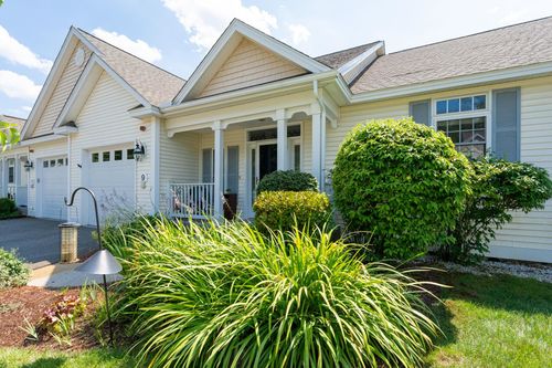 9 Old Stage Rd, Litchfield, NH, 03052-2361 | Card Image