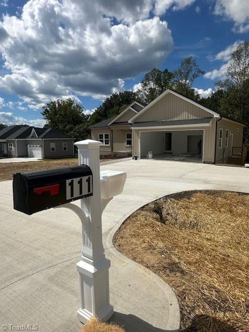 111 Legacy Ln, Eden, NC, 27288-8285 | Card Image