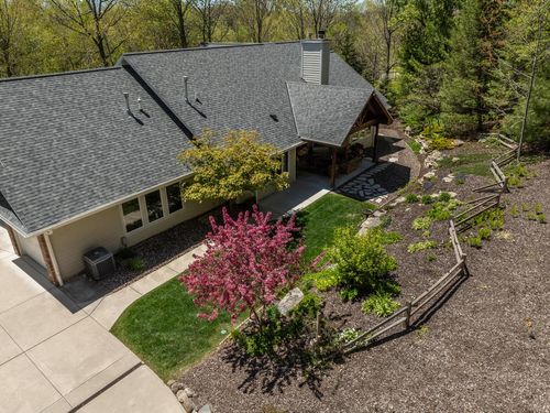 260 Glacial Drive, Slinger, WI, 53086 | Card Image