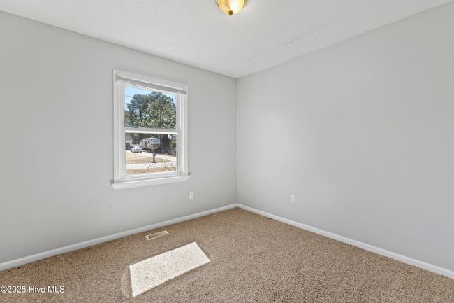64 Sanders Dr, House other with 3 bedrooms, 2 bathrooms and null parking in Hubert NC | Image 17