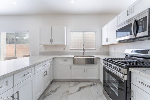 6022 Highland Gardens Dr, North Las Vegas, NV, 89031-2043 | Card Image