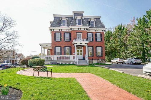 10 W Main St, Moorestown, NJ, 08057-2430 | Card Image