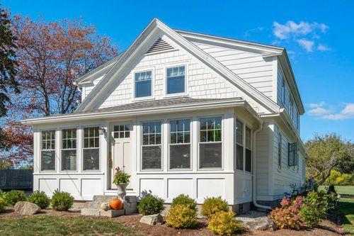 335 Central Rd, Rye, NH, 03870-2545 | Card Image