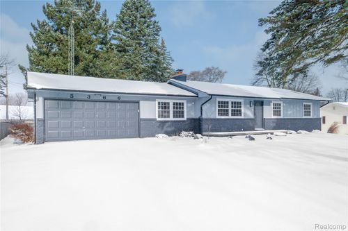 5366 N Georgetown Rd, Grand Blanc, MI, 48439-8773 | Card Image