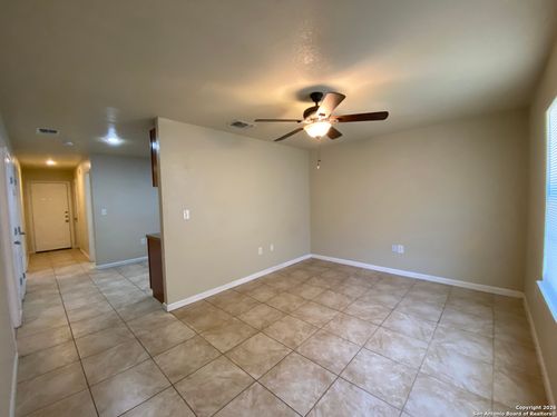 unit-102-512 Dossey St, Pleasanton, TX, 78064-3552 | Card Image
