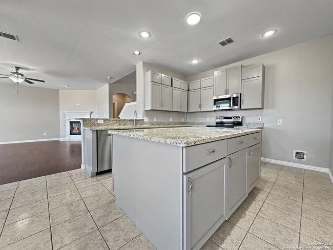 220 Scenic Hills Dr, House other with 4 bedrooms, 2 bathrooms and null parking in La Vernia TX | Image 9