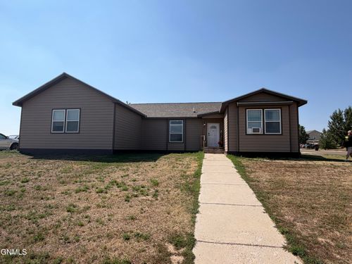 923 35th Street Ne, Watford City, ND, 58854 | Card Image