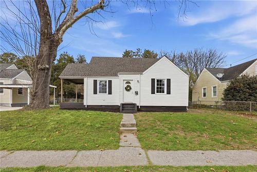 1822 Croyden Rd, Norfolk, VA, 23503-3222 | Card Image