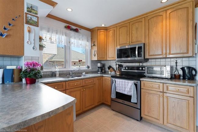 20 Lakeside Dr, House other with 5 bedrooms, 3 bathrooms and 6 parking in Grimsby ON | Image 13