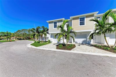 E - 2531 6 Th Avenue E, Condo with 2 bedrooms, 2 bathrooms and null parking in Bradenton FL | Image 2