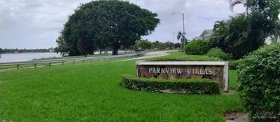 204 - 2440 Lake Osborne Drive, Condo with 2 bedrooms, 1 bathrooms and null parking in Lake Worth Beach FL | Image 3