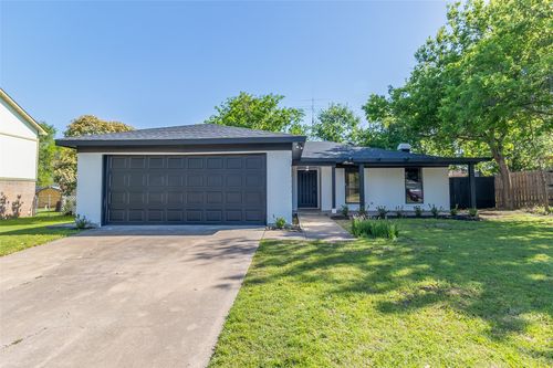 220 Jeaneta Ave, Benbrook, TX, 76126-3426 | Card Image