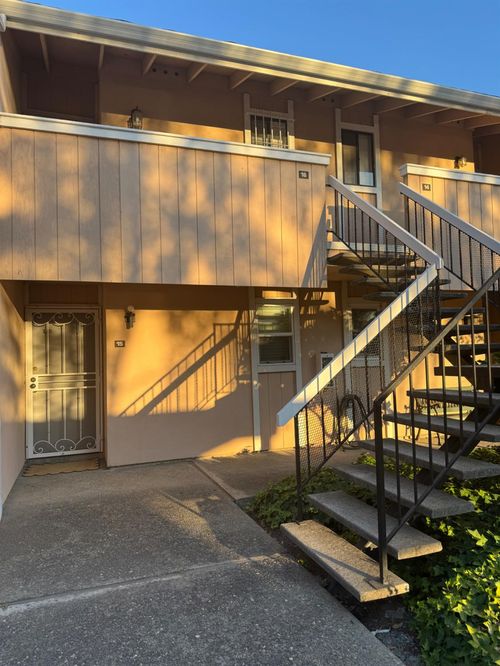 apt-16-3722 W Benjamin Holt Dr, Stockton, CA, 95219-3338 | Card Image