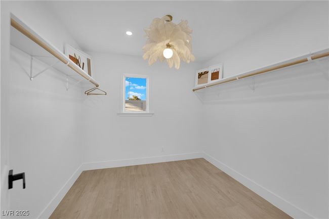 Master closet for her | Image 53