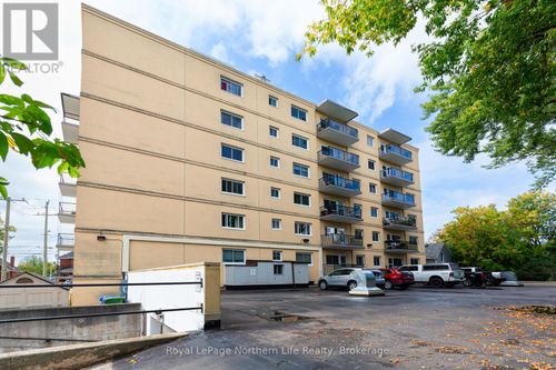 810 Main St W, North Bay, ON, P1B2V9 | Card Image