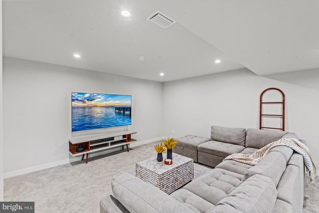 8005 International Dr, House other with 6 bedrooms, 5 bathrooms and null parking in WARRENTON VA | Image 40