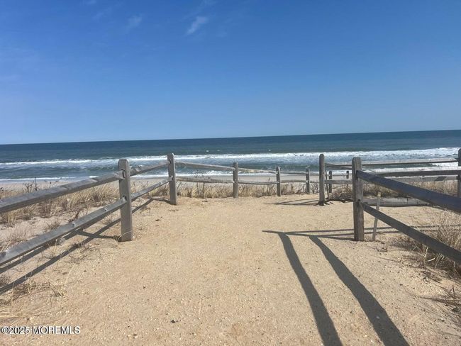 6 Shell Rd, Condo with 2 bedrooms, 3 bathrooms and 2 parking in Mantoloking NJ | Image 24