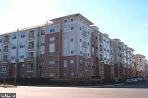 426-9480 Virginia Center Blvd, VIENNA, VA, 22181-4813 | Card Image