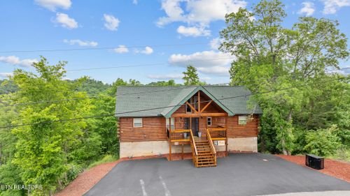 2058 Eagle Feather Drive, Sevierville, TN, 37876 | Card Image