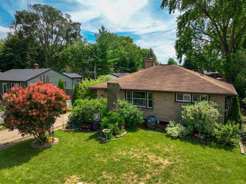 511 Crystal Ave, South Elgin, IL, 60177-2408 | Card Image