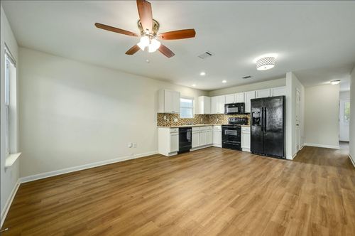 1531 Parkfield Cir, Round Rock, TX, 78664-7083 | Card Image