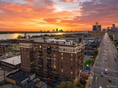 602-2900 E Jefferson Ave, Detroit, MI, 48207-5041 | Card Image