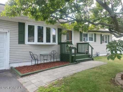 106 Arrowhead Park Dr, Brick, NJ, 08724-3704 | Card Image