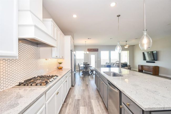 Beautiful quartz countertops | Image 5