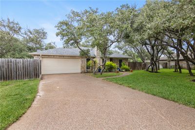 203 Highlands Drive, House other with 3 bedrooms, 2 bathrooms and 2 parking in Rockport TX | Image 3