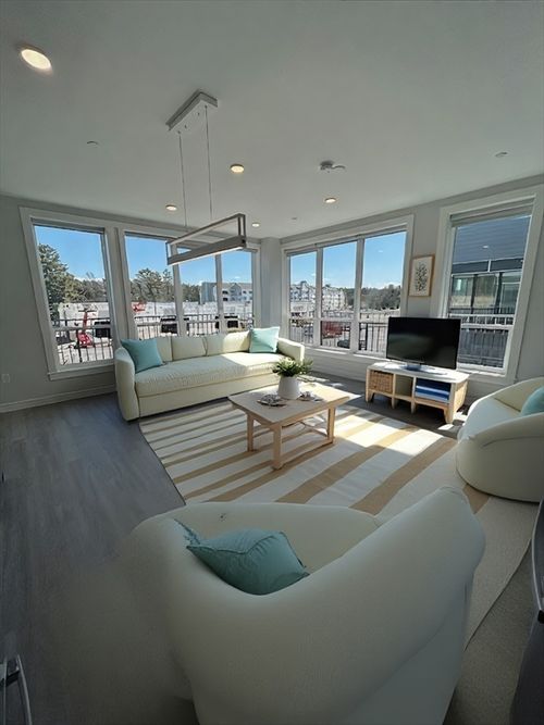 218-148 Old Post Rd, Sharon, MA, 02067-2843 | Card Image