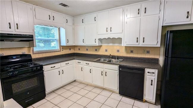 5177 Mccarter Sta, House other with 3 bedrooms, 2 bathrooms and null parking in Stone Mountain GA | Image 8
