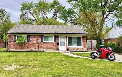 28111 Selkirk St, Southfield, MI, 48076-7131 | Card Image