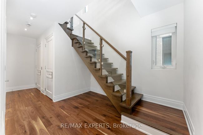 23 Carrville Woods Cir, House attached with 3 bedrooms, 4 bathrooms and 2 parking in Vaughan ON | Image 11