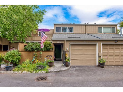 17570 Nw Shorewood Dr, Beaverton, OR, 97006-3245 | Card Image