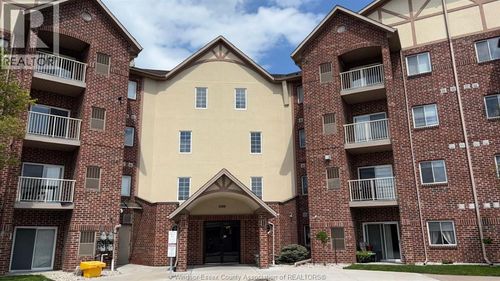 320-3160 Wildwood Dr, Windsor, ON, N8R1Z3 | Card Image