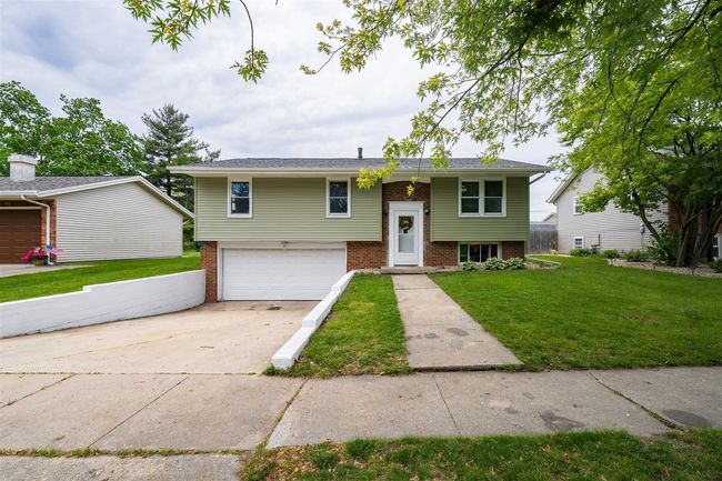 817 N Mohave Dr, House other with 4 bedrooms, 2 bathrooms and 4 parking in Pontiac IL | Image 36
