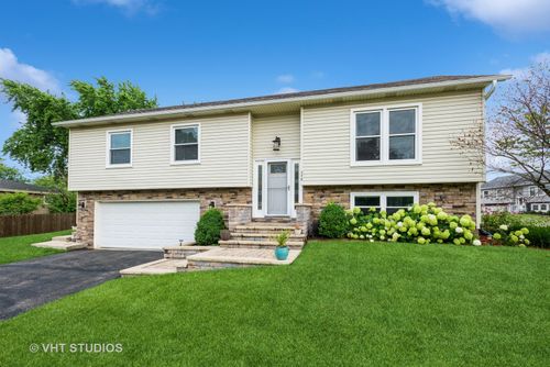 372 Canyon Trl, Carol Stream, IL, 60188-1341 | Card Image